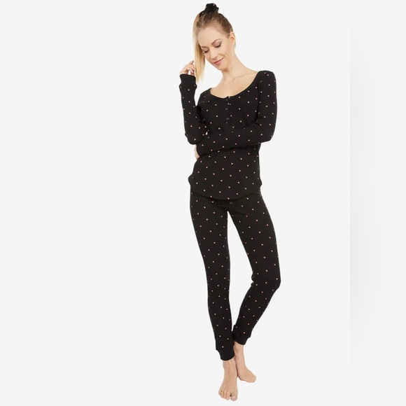REVOLVE Other - Revolve Plush Women’s Black Thermal Pajama With Red Hearts + Scrunchie Set